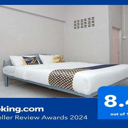 Oyo 2200 Hotel Gunung Sari Rantauprapat Exterior foto